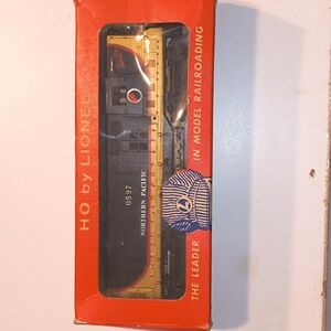 Northern Pacific Model Train - Black and Yellow